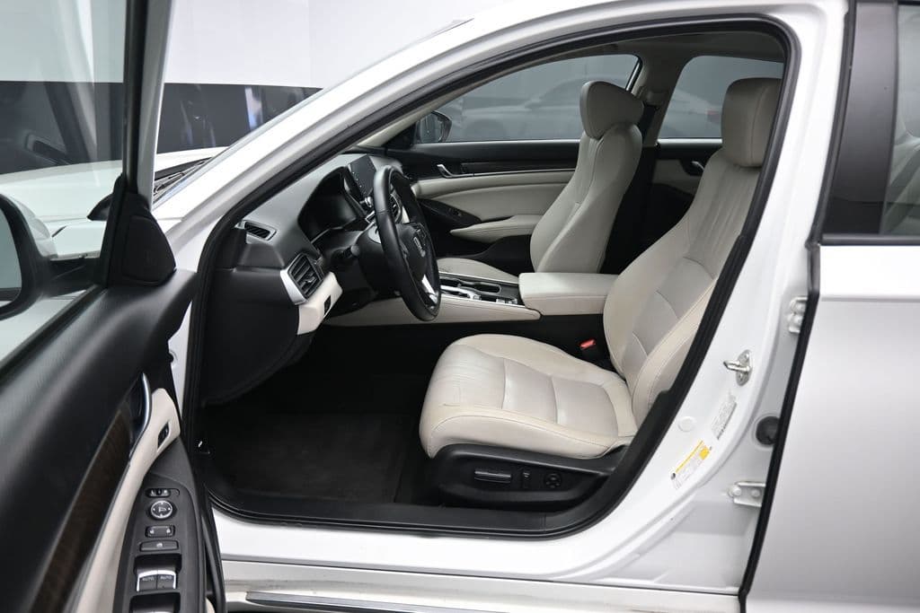 2018 Honda Accord EX-L, photo 12 of 64