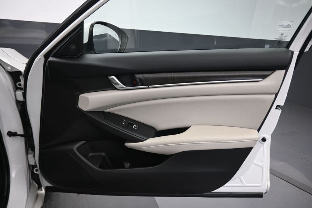 2018 Honda Accord EX-L, photo 43 of 64