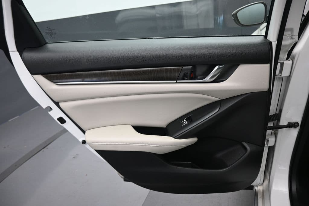 2018 Honda Accord EX-L, photo 33 of 64