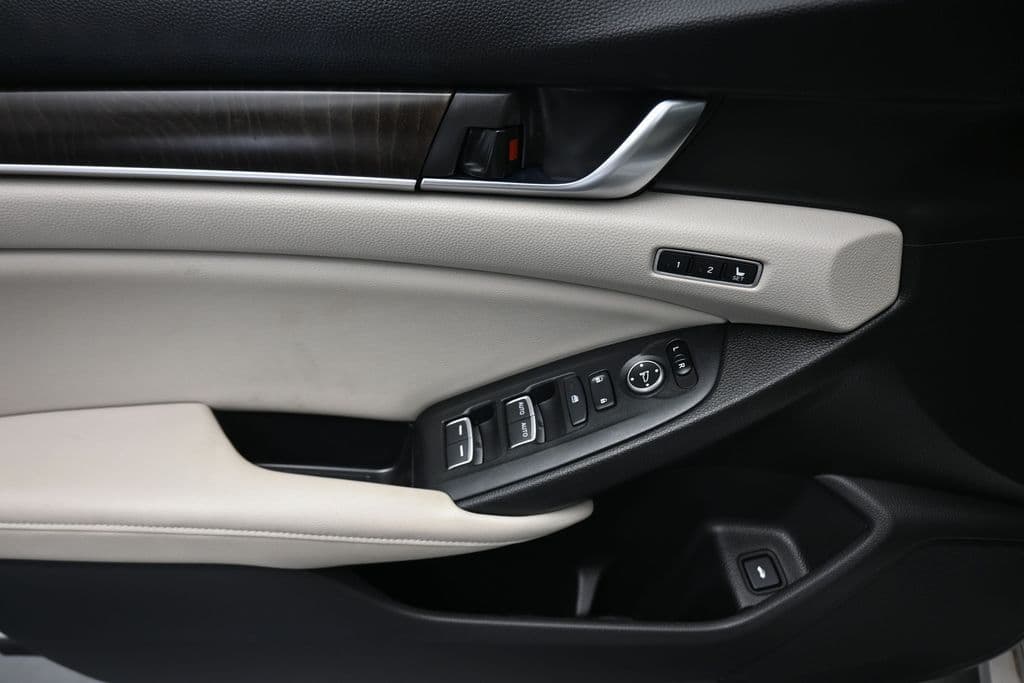 2018 Honda Accord EX-L, photo 10 of 64
