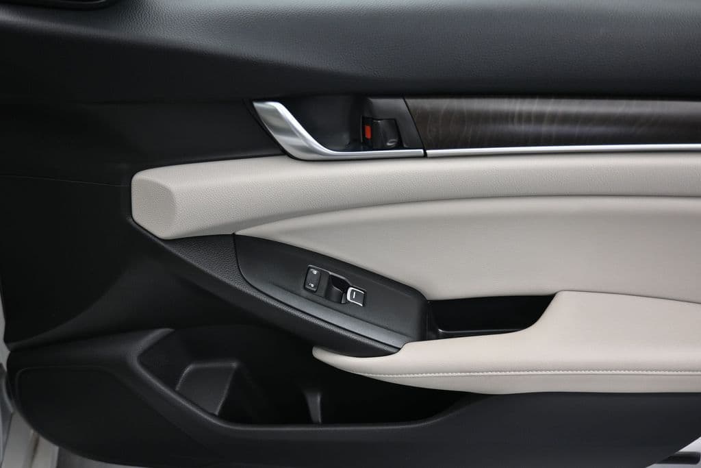 2018 Honda Accord EX-L, photo 44 of 64
