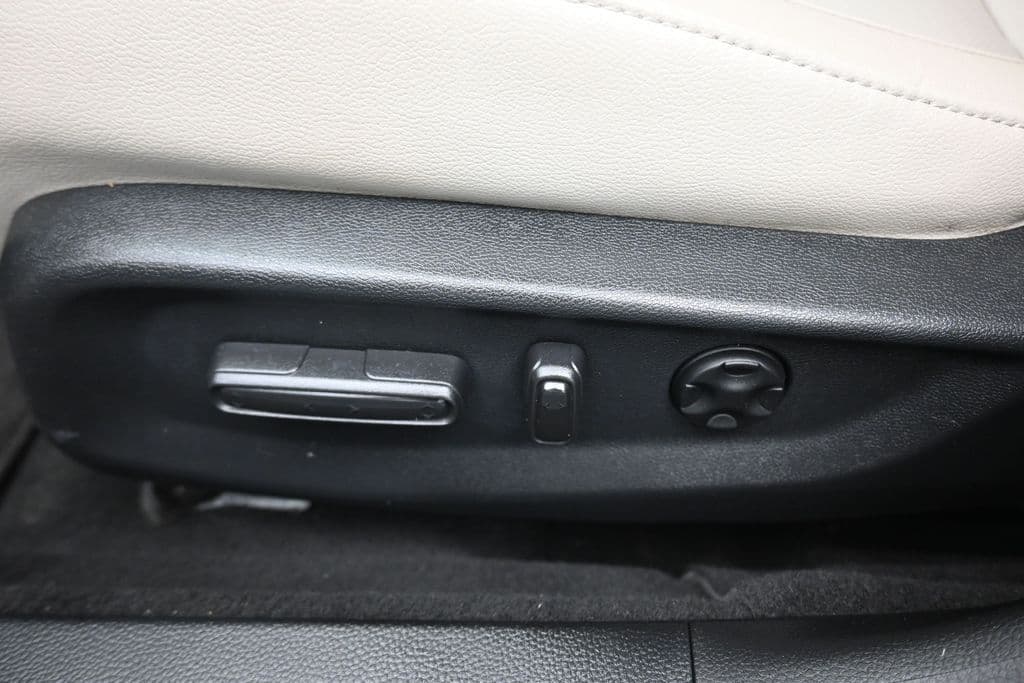 2018 Honda Accord EX-L, photo 13 of 64