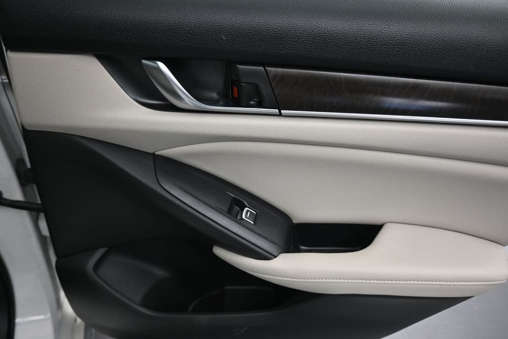 2018 Honda Accord EX-L, photo 39 of 64