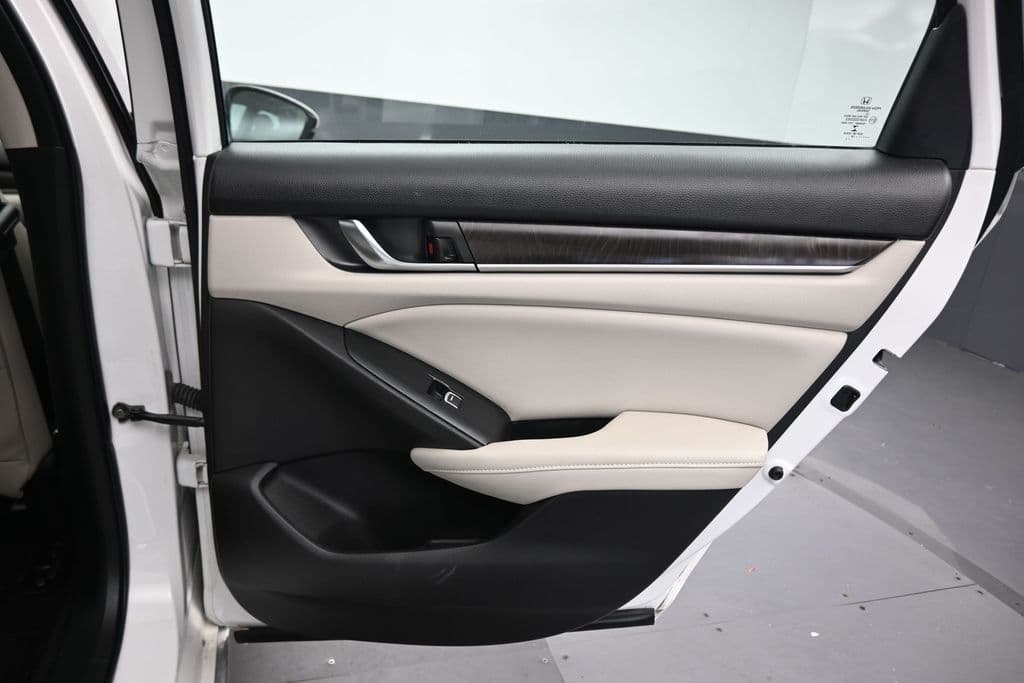 2018 Honda Accord EX-L, photo 38 of 64