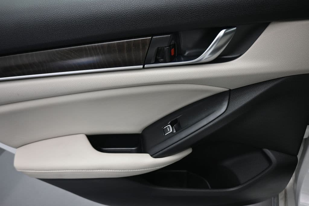 2018 Honda Accord EX-L, photo 34 of 64