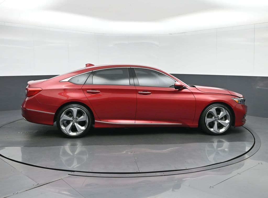 2018 Honda Accord Touring 2.0T, photo 8 of 64