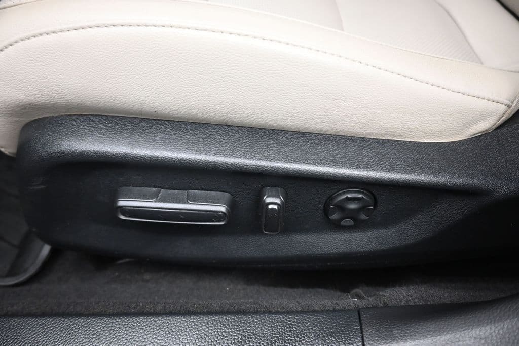 2018 Honda Accord Touring 2.0T, photo 13 of 64