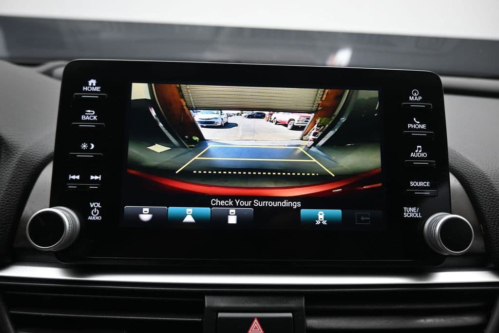 2018 Honda Accord Touring 2.0T, photo 21 of 64