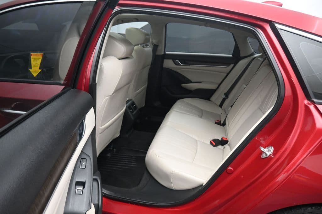 2018 Honda Accord Touring 2.0T, photo 35 of 64