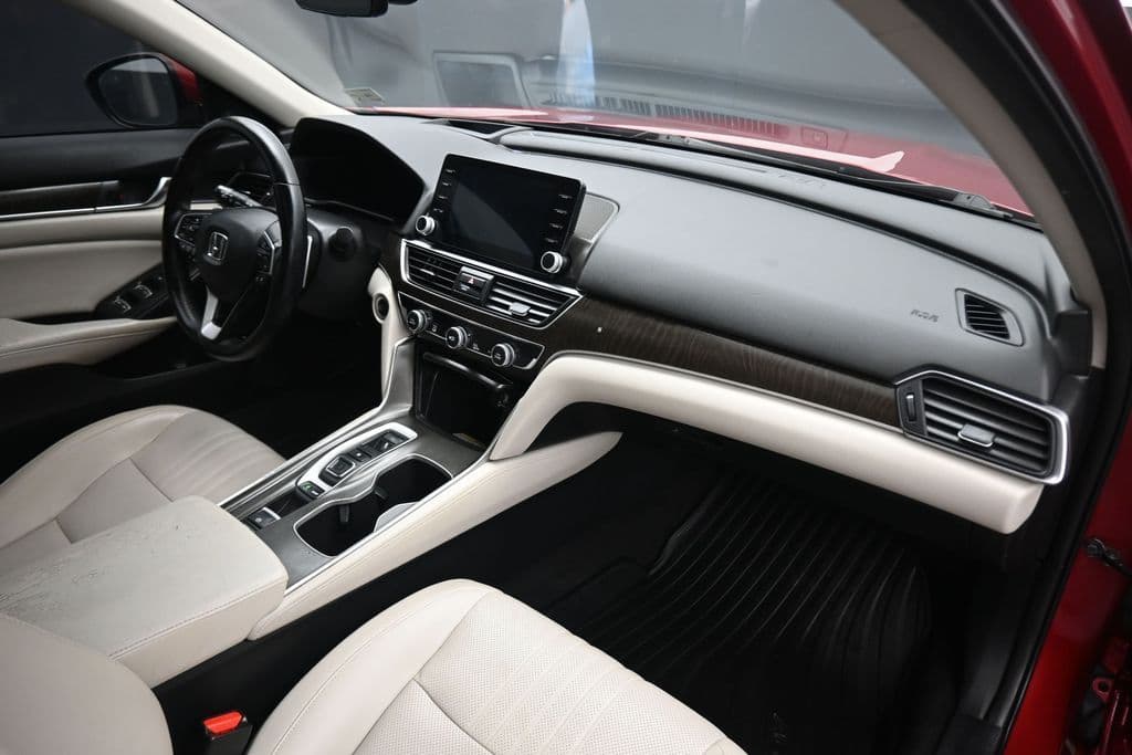 2018 Honda Accord Touring 2.0T, photo 47 of 64