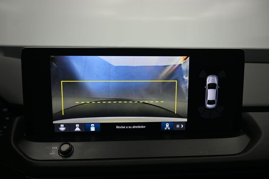 2023 Honda Accord Hybrid Touring, photo 22 of 59