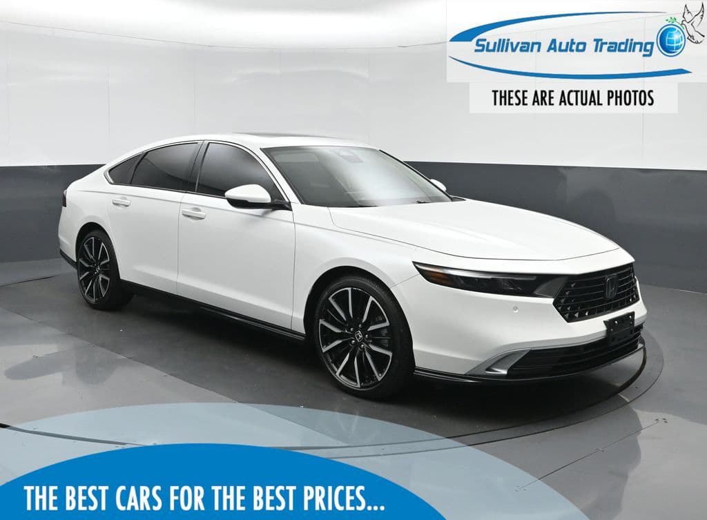 2023 Honda Accord Hybrid Touring, photo 1 of 59