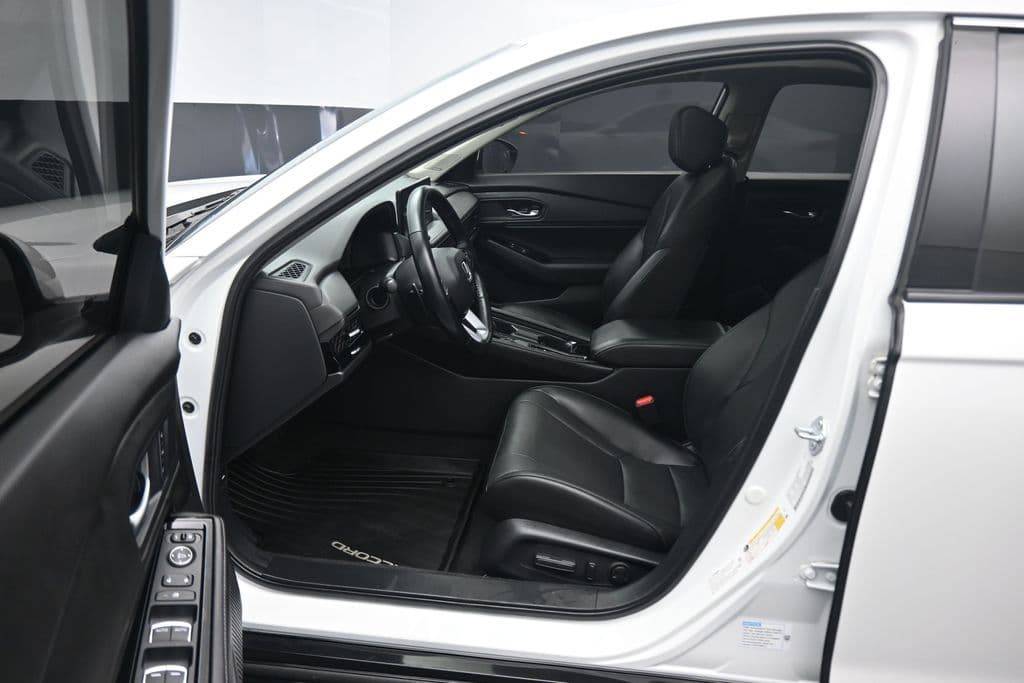 2023 Honda Accord Hybrid Touring, photo 11 of 59