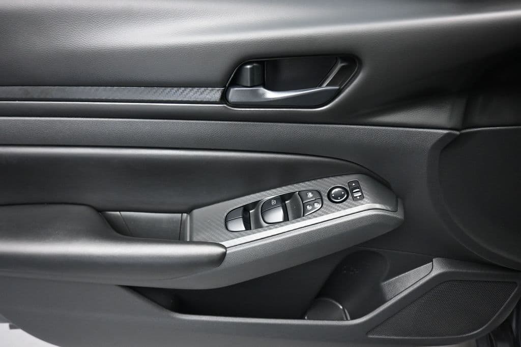 2024 Nissan Altima 2.5 S, photo 10 of 52