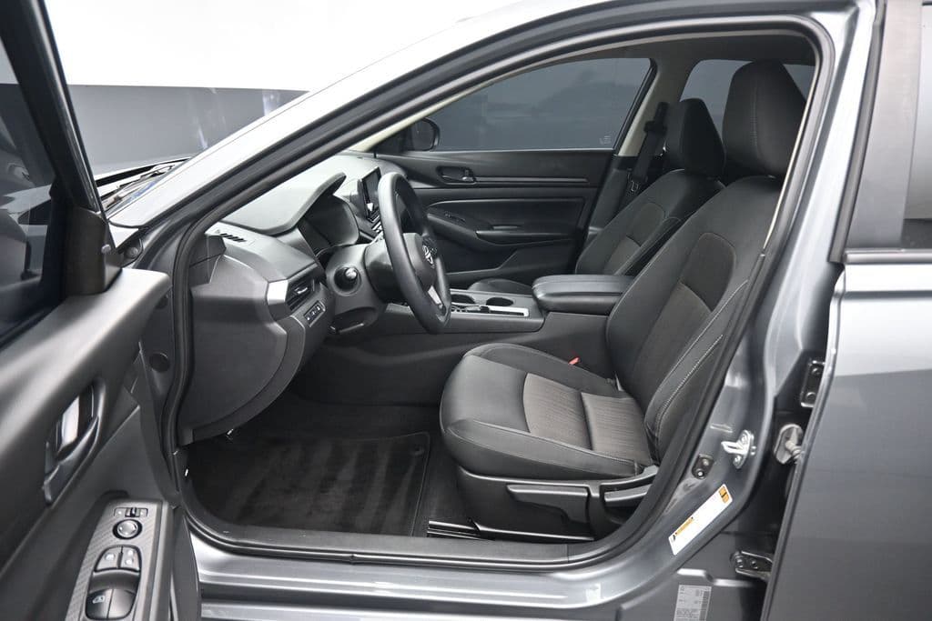 2024 Nissan Altima 2.5 S, photo 11 of 52