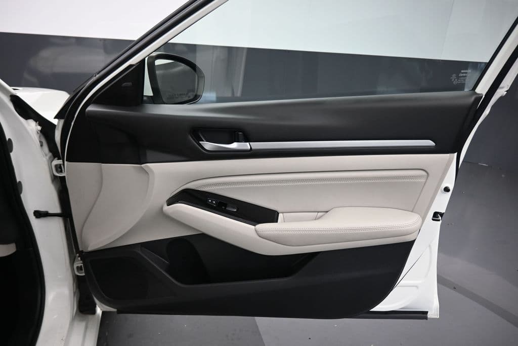 2021 Nissan Altima 2.5 SV, photo 36 of 56