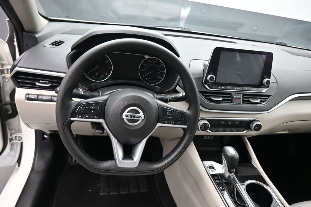 2021 Nissan Altima 2.5 SV, photo 14 of 56