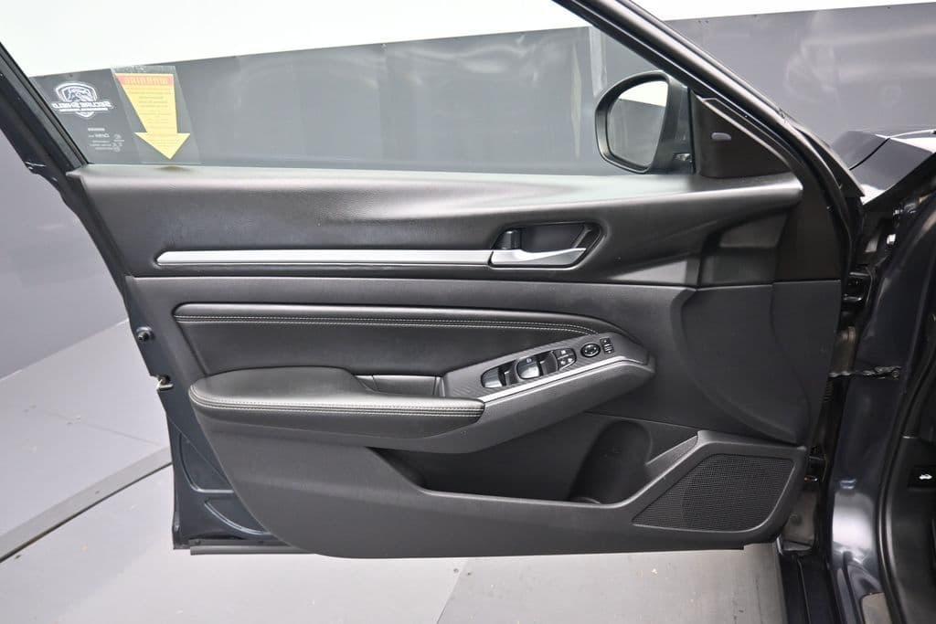 2019 Nissan Altima 2.5 SV, photo 9 of 56