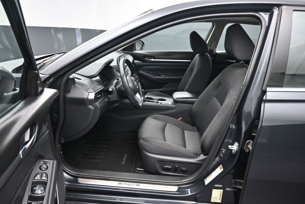2019 Nissan Altima 2.5 SV, photo 11 of 56