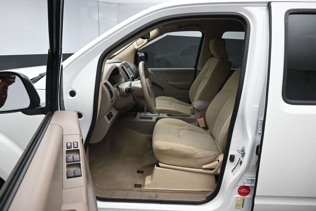 2019 Nissan Frontier SV, photo 11 of 54