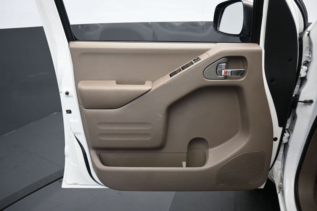 2019 Nissan Frontier SV, photo 9 of 54