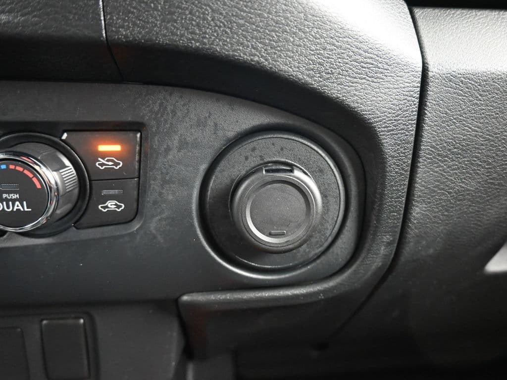 2022 Nissan Frontier PRO-4X, photo 22 of 60