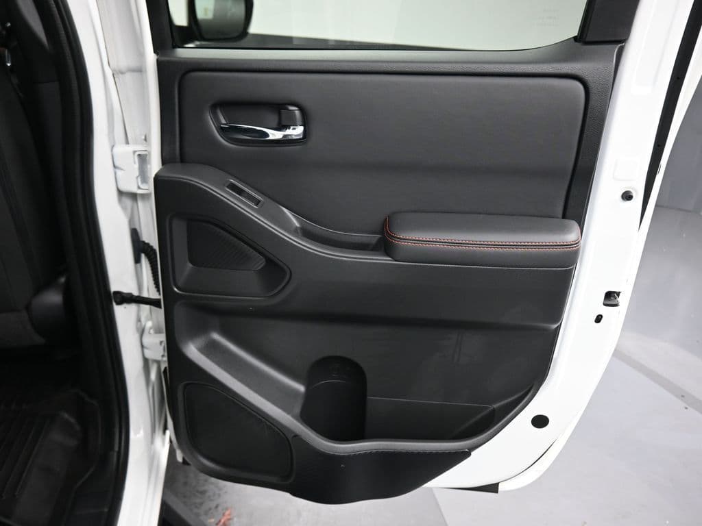 2022 Nissan Frontier PRO-4X, photo 37 of 60
