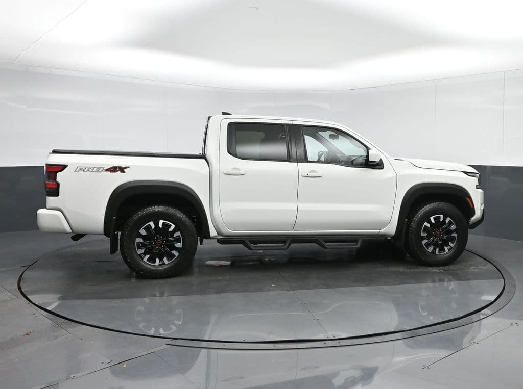 2022 Nissan Frontier PRO-4X, photo 8 of 60