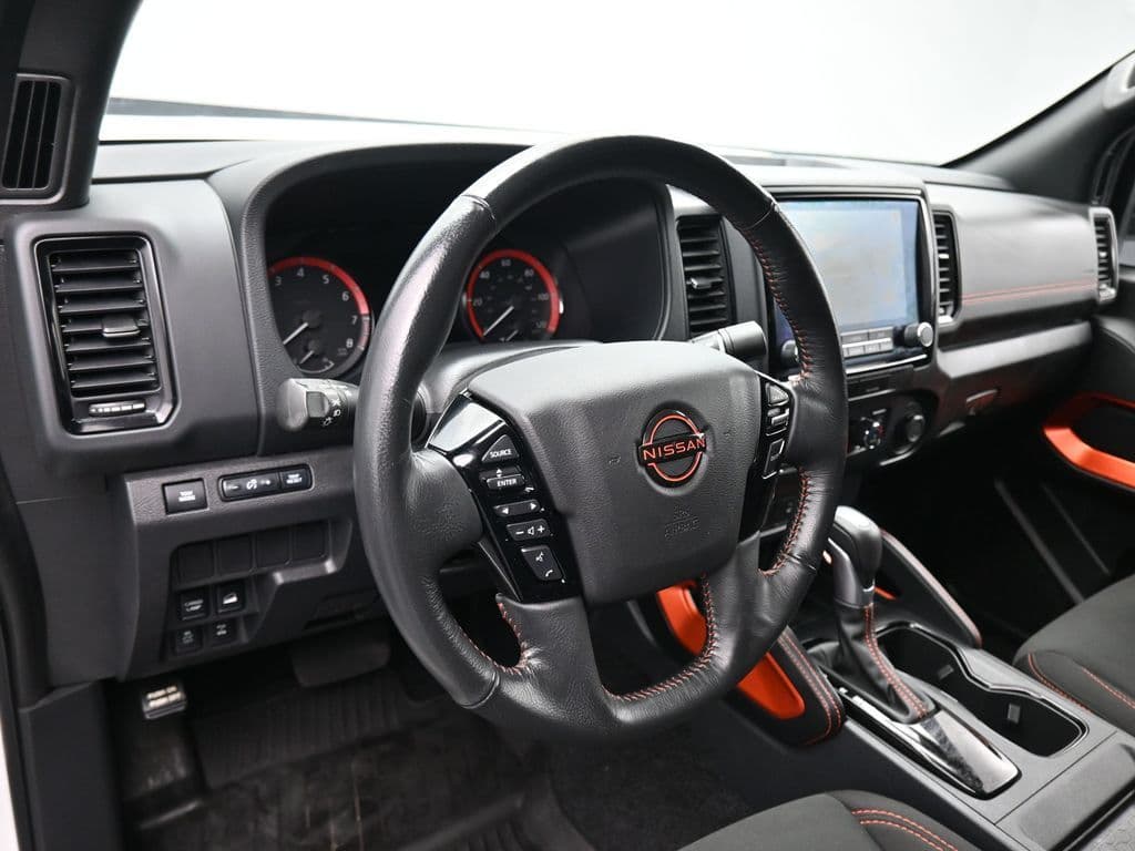 2022 Nissan Frontier PRO-4X, photo 13 of 60