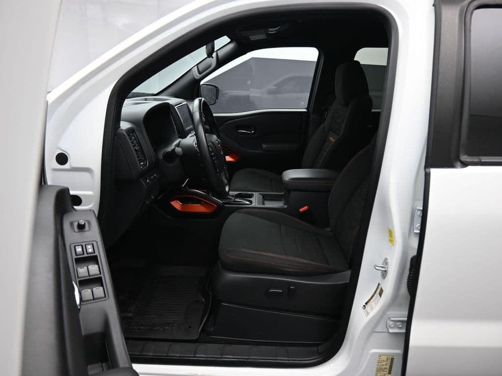 2022 Nissan Frontier PRO-4X, photo 11 of 60