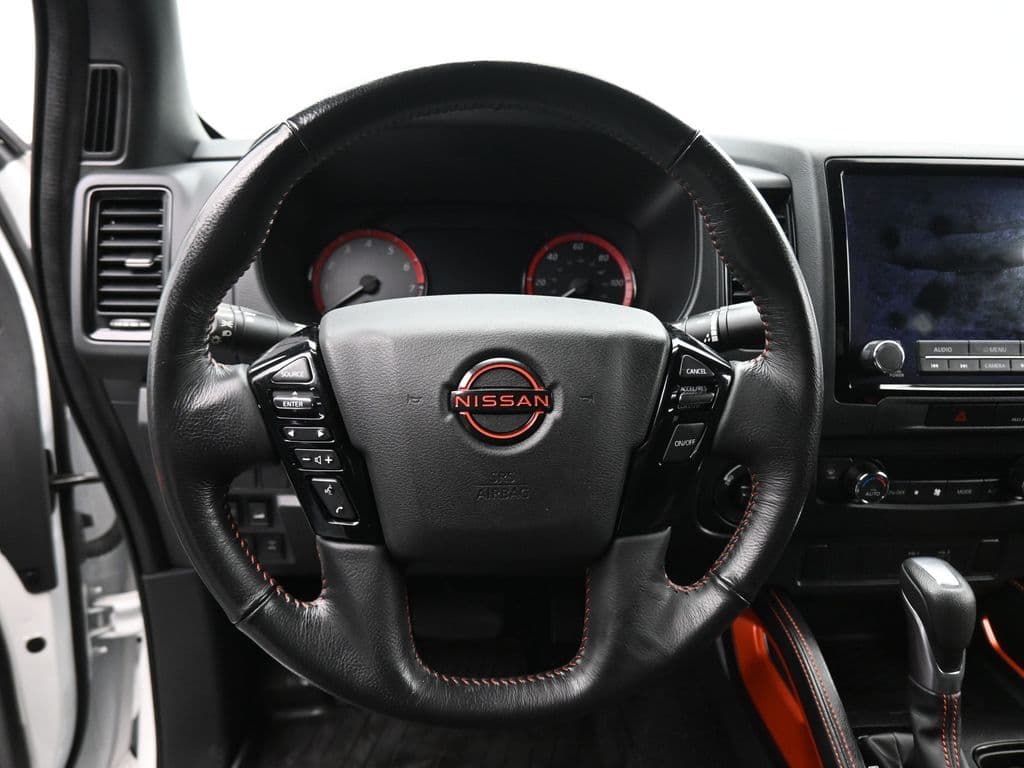 2022 Nissan Frontier PRO-4X, photo 14 of 60