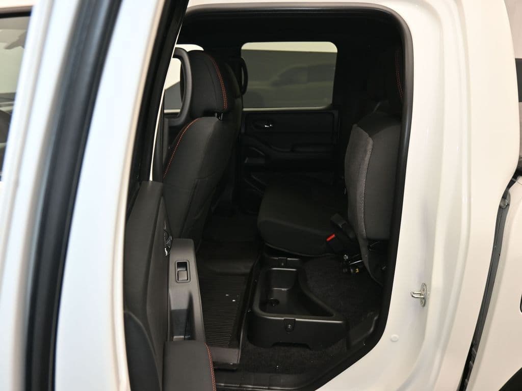 2022 Nissan Frontier PRO-4X, photo 33 of 60