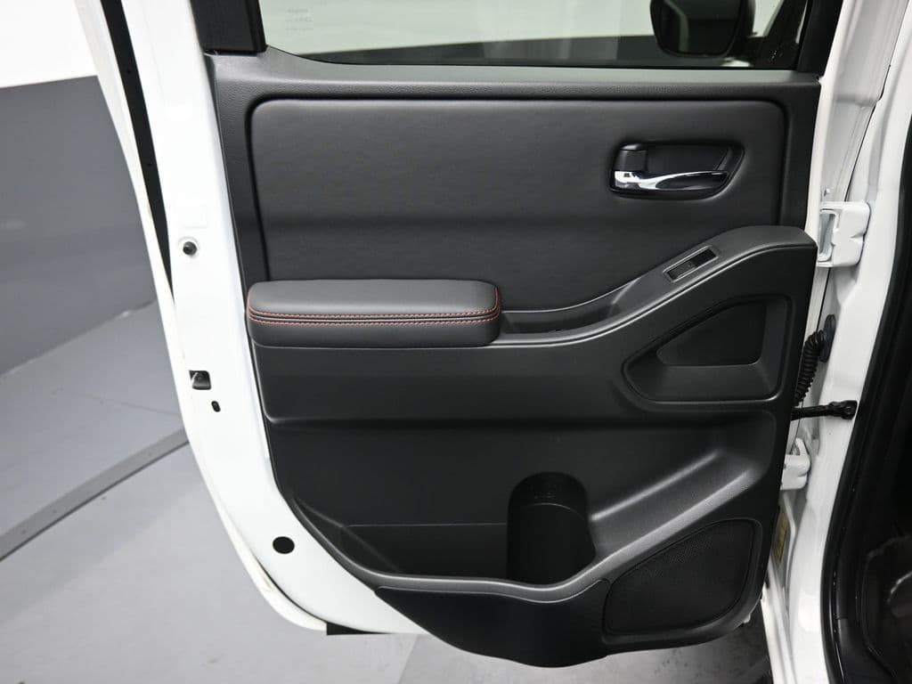 2022 Nissan Frontier PRO-4X, photo 30 of 60