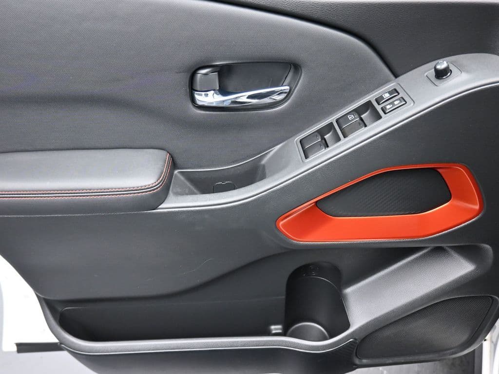 2022 Nissan Frontier PRO-4X, photo 10 of 60