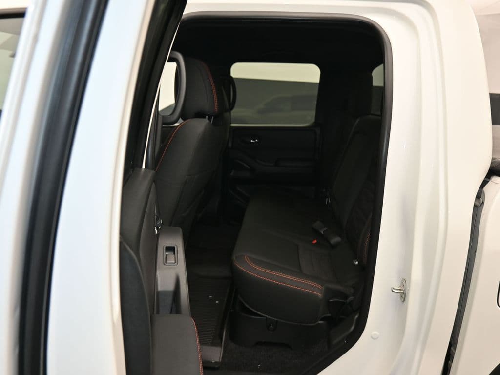 2022 Nissan Frontier PRO-4X, photo 32 of 60
