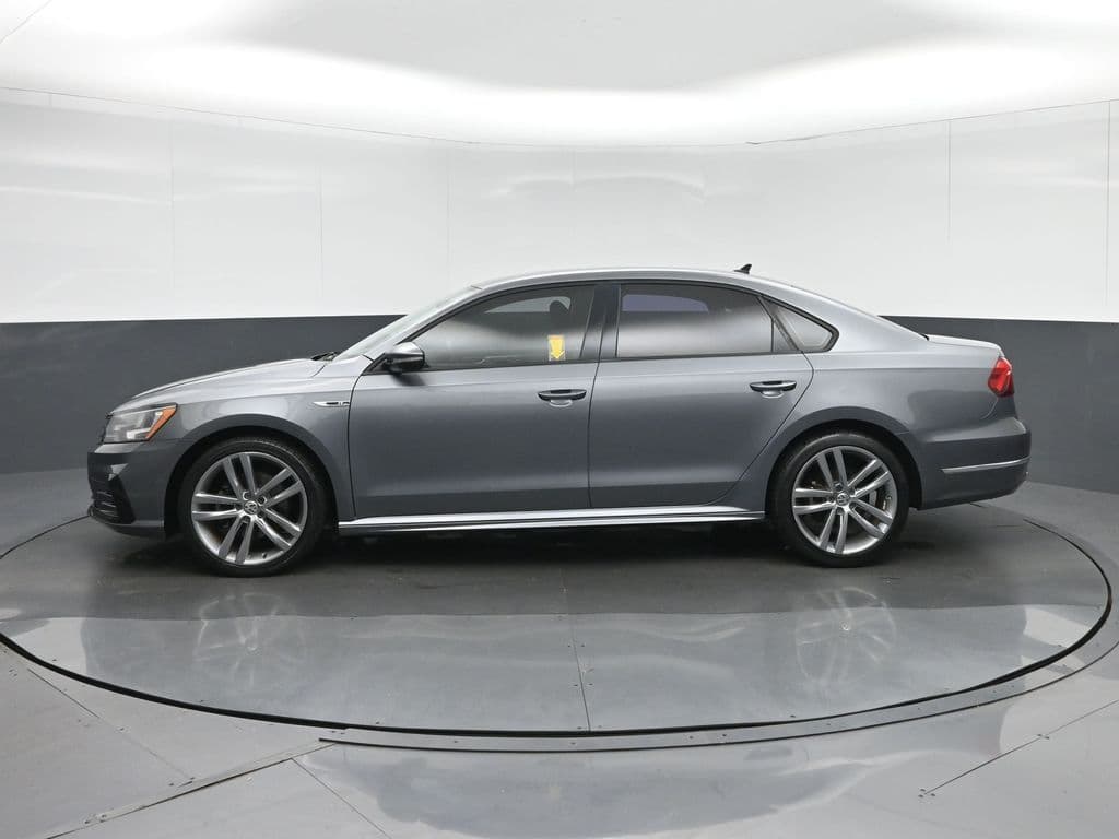 2018 Volkswagen Passat 2.0T R-Line, photo 4 of 56