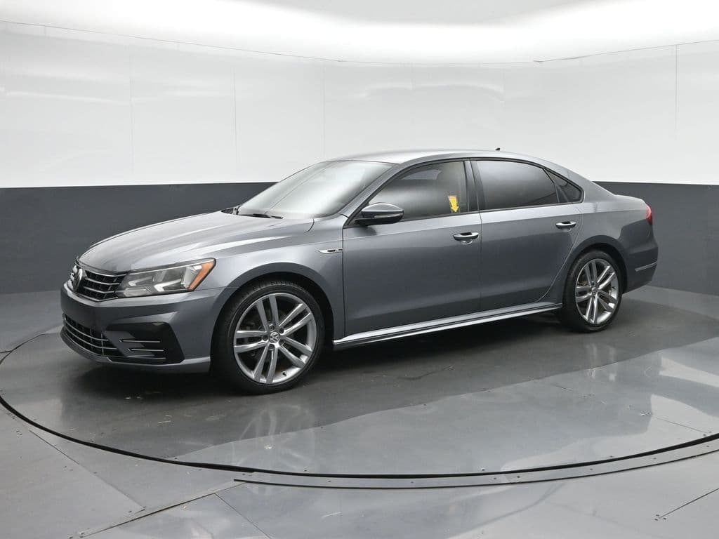 2018 Volkswagen Passat 2.0T R-Line, photo 3 of 56