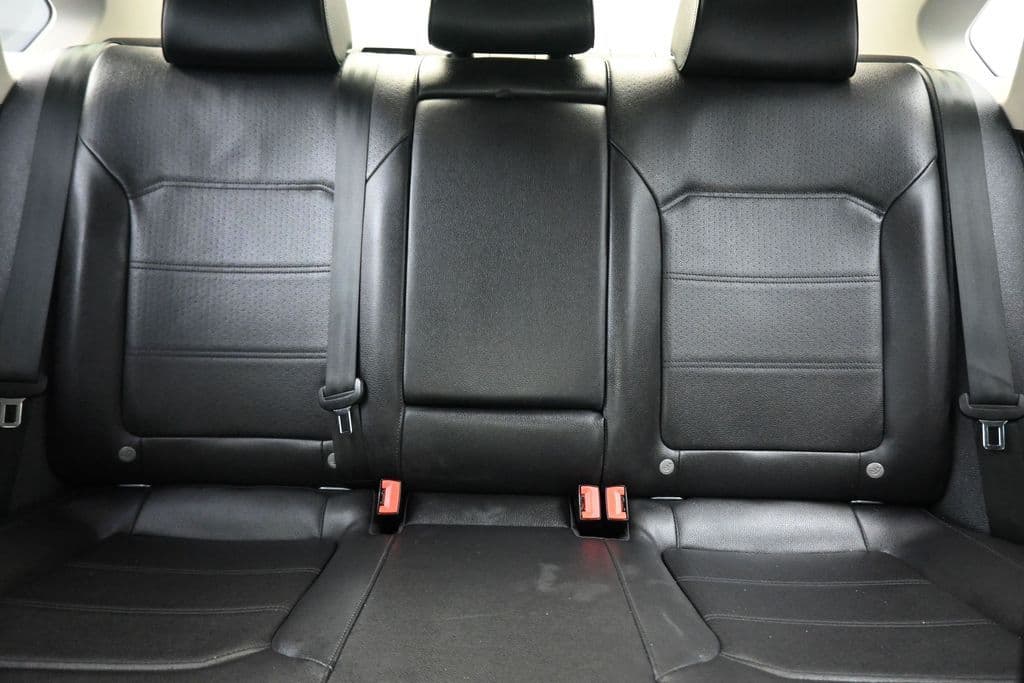 2018 Volkswagen Passat 2.0T R-Line, photo 28 of 56
