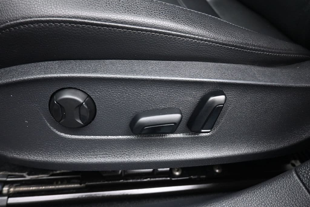 2018 Volkswagen Passat 2.0T R-Line, photo 13 of 56