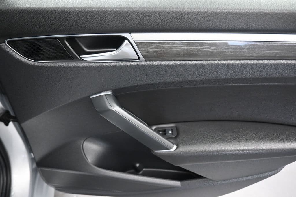 2018 Volkswagen Passat 2.0T SE w/Technology, photo 35 of 59