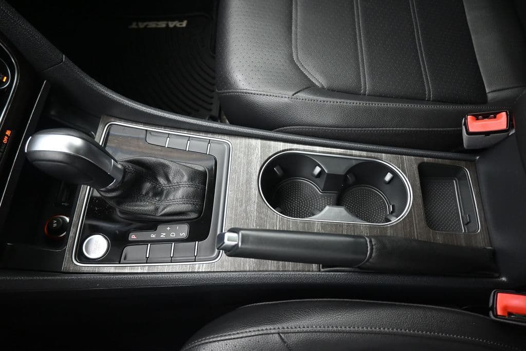 2018 Volkswagen Passat 2.0T SE w/Technology, photo 22 of 59