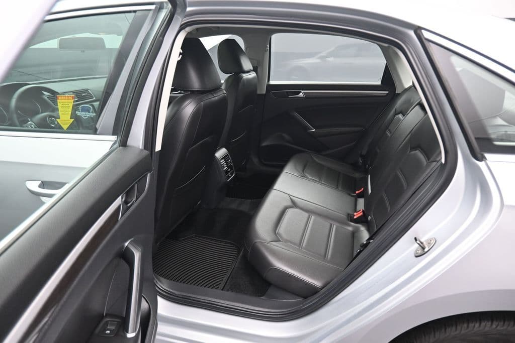 2018 Volkswagen Passat 2.0T SE w/Technology, photo 31 of 59