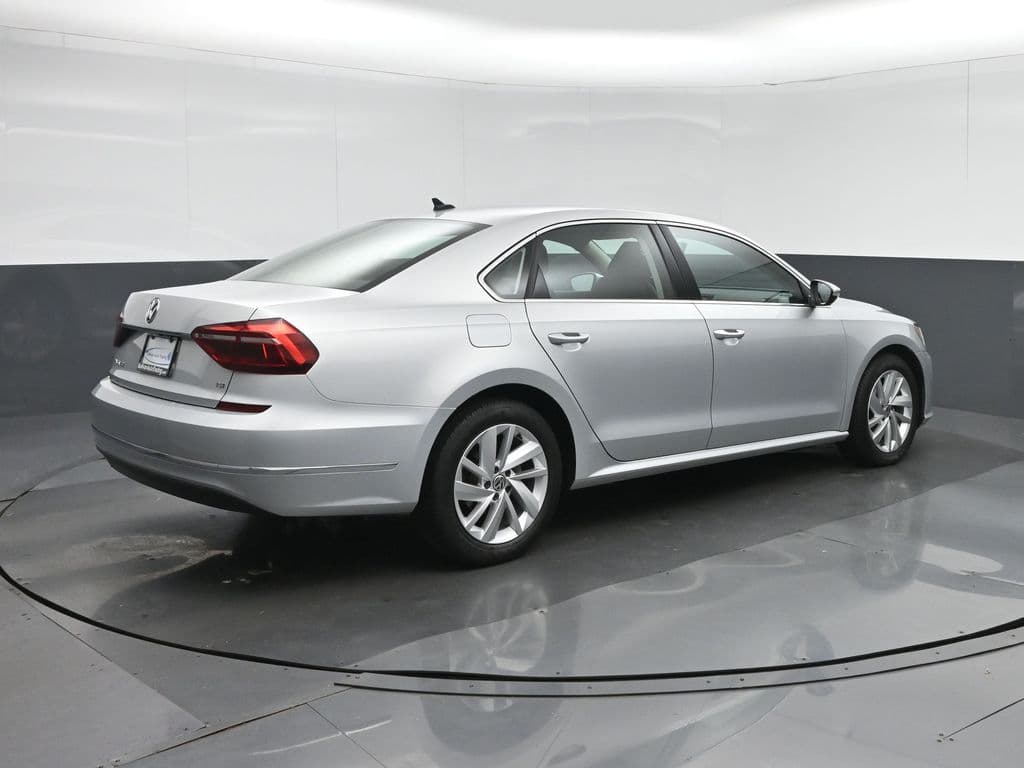 2018 Volkswagen Passat 2.0T SE w/Technology, photo 7 of 59