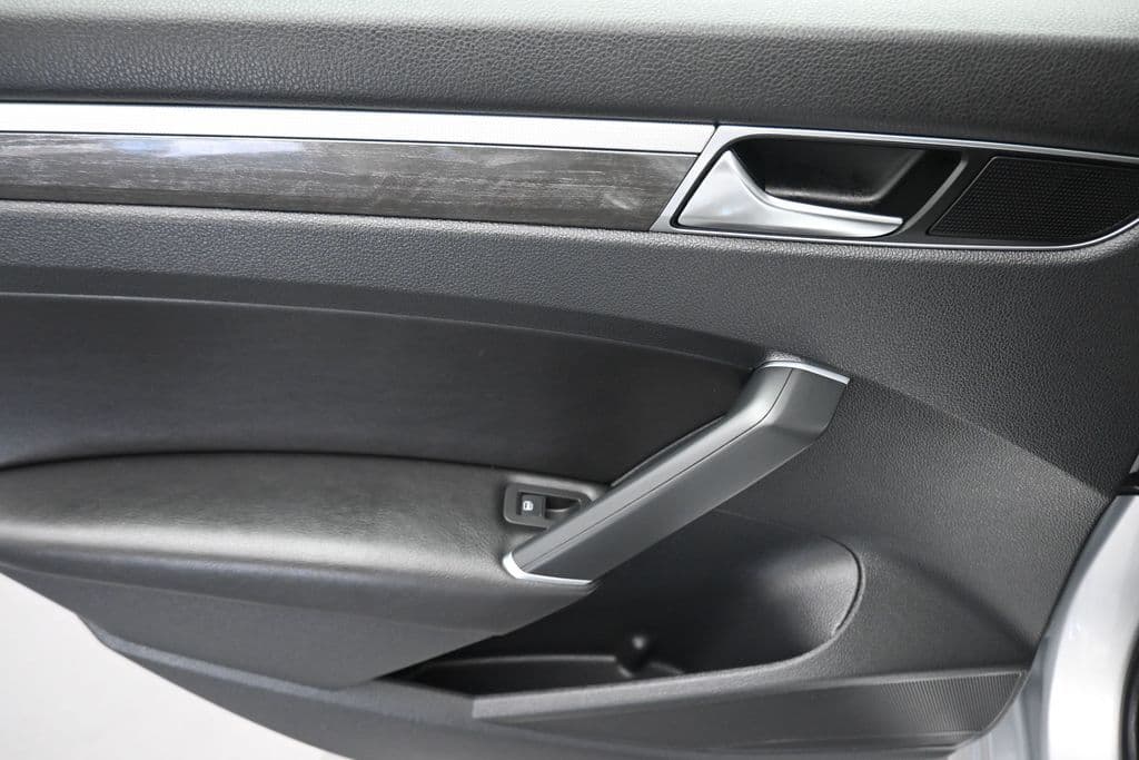 2018 Volkswagen Passat 2.0T SE w/Technology, photo 30 of 59