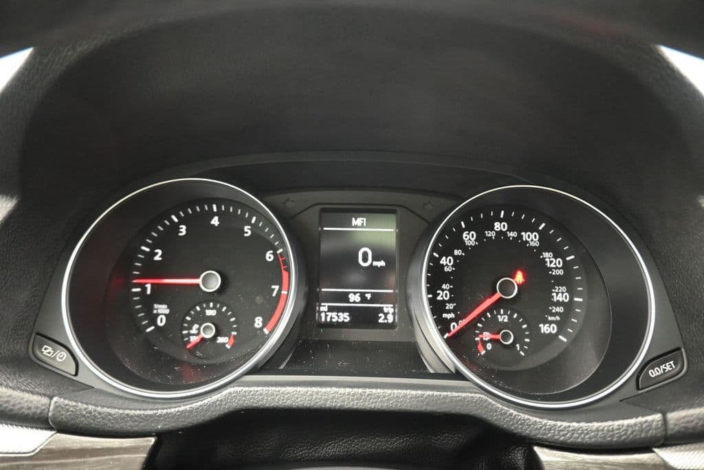 2018 Volkswagen Passat 2.0T SE w/Technology, photo 16 of 59