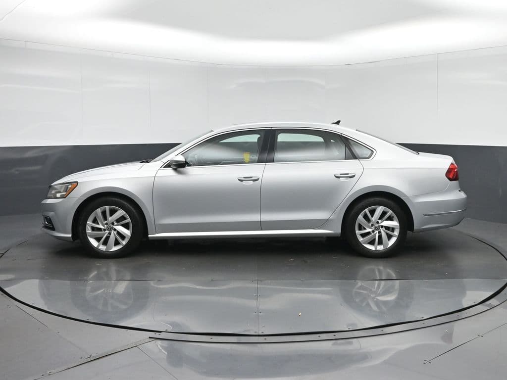 2018 Volkswagen Passat 2.0T SE w/Technology, photo 4 of 59