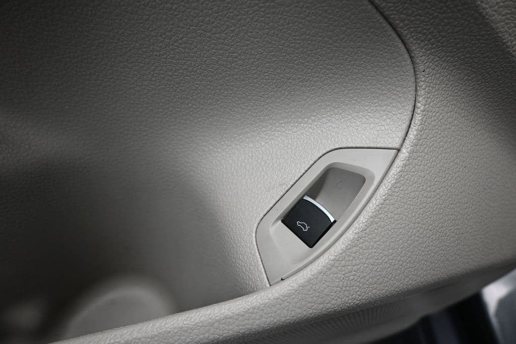 2017 Volkswagen Passat 1.8T SE, photo 11 of 56