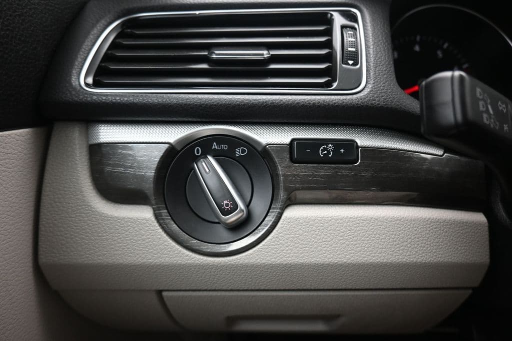 2017 Volkswagen Passat 1.8T SE, photo 26 of 56