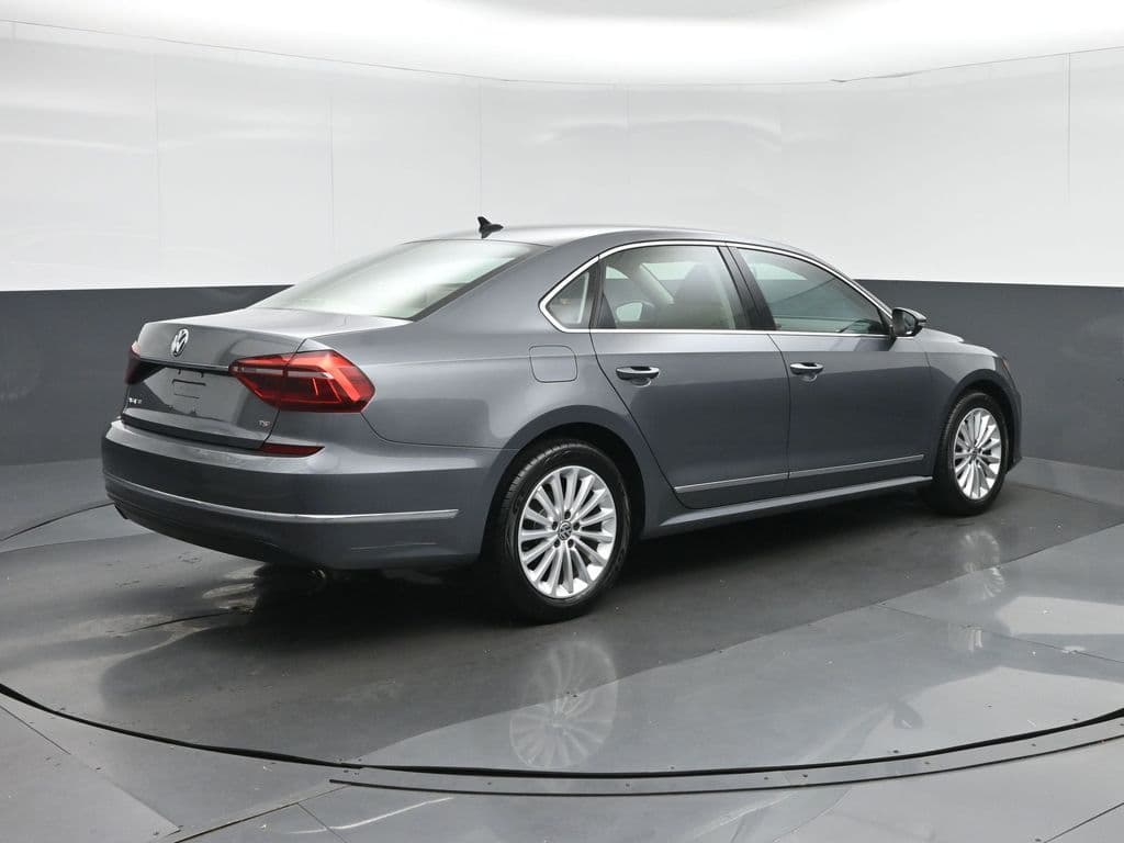 2017 Volkswagen Passat 1.8T SE, photo 7 of 56