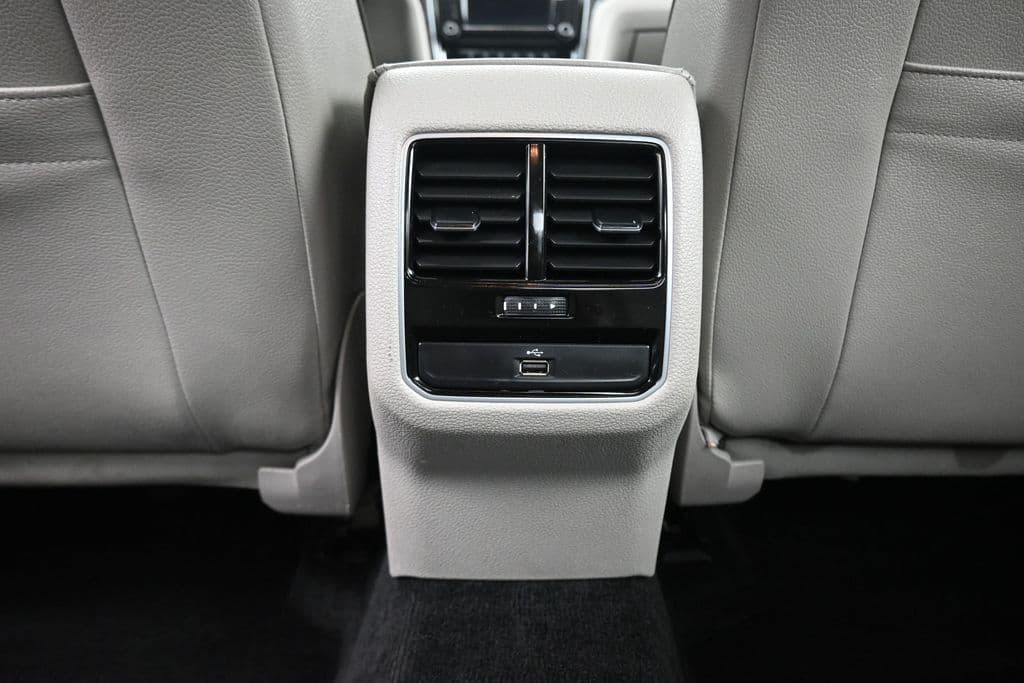 2017 Volkswagen Passat 1.8T SE, photo 34 of 56